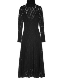 Черное кружевное платье-миди от By Malene Birger