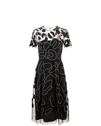 Черное кружевное платье-миди от Carolina Herrera