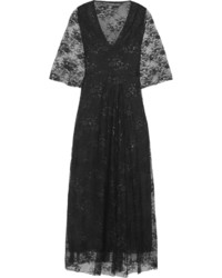 Черное кружевное платье-миди от Maje