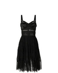 Черное кружевное платье с пышной юбкой от Ermanno Scervino