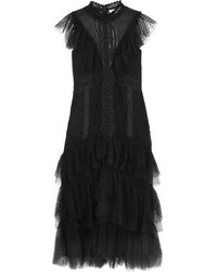 Черное кружевное платье с рюшами