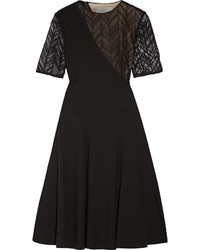 Черное кружевное платье-футляр от Jason Wu