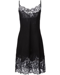 Черное кружевное платье от Givenchy