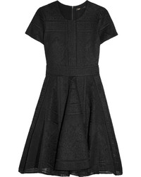 Черное кружевное платье от Maje