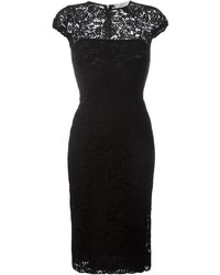 Черное кружевное платье от Victoria Beckham