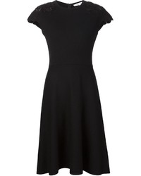 Черное кружевное свободное платье от Carolina Herrera