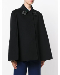 Черное пальто-накидка с украшением от Fendi