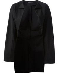 Черное пальто-накидка от Yohji Yamamoto