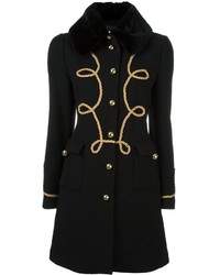 Женское черное пальто с вышивкой