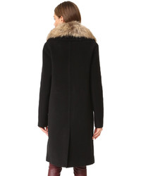 Черное пальто с меховым воротником от Soia & Kyo
