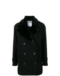 Черное пальто с меховым воротником от Moschino