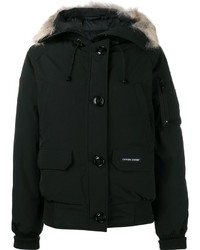 Женское черное пальто от Canada Goose
