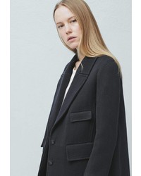 Женское черное пальто от Mango