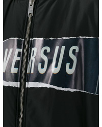 Женское черное пальто от Versus