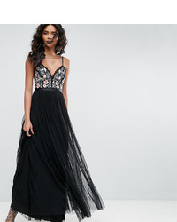 Черное платье-макси с вышивкой от Needle & Thread