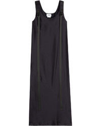 Черное платье-миди в вертикальную полоску