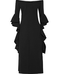 Черное платье-миди с рюшами