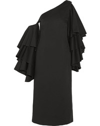 Черное платье-миди с рюшами от Rosie Assoulin