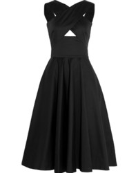 Черное платье-миди от Tomas Maier