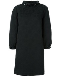 Черное платье прямого кроя с украшением от Simone Rocha