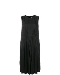 Черное платье прямого кроя от Maison Margiela