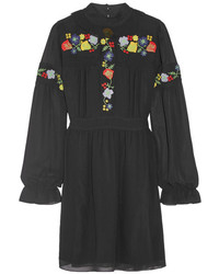 Черное платье с вышивкой от Anna Sui