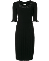 Черное платье с вышивкой от Fendi