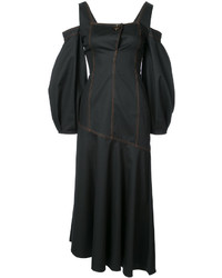 Черное платье с открытыми плечами от Ellery