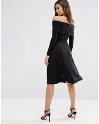 Черное платье с открытыми плечами от Asos