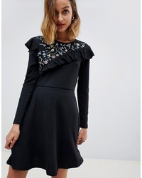 Черное платье с плиссированной юбкой с цветочным принтом от Angel Eye