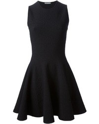 Черное платье с плиссированной юбкой от Alexander McQueen