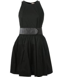 Черное платье с плиссированной юбкой от Christopher Kane