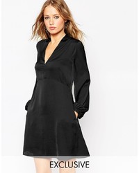Черное платье с плиссированной юбкой от Needle & Thread