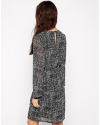 Черное платье с принтом от B.young