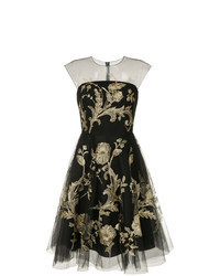 Черное платье с пышной юбкой из фатина с вышивкой