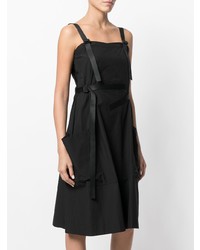 Черное платье с пышной юбкой от Tomas Maier