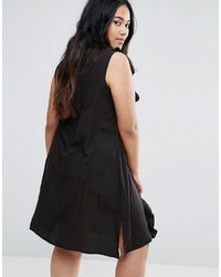 Черное платье с рюшами от AX Paris