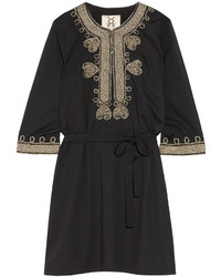 Черное платье с украшением от Figue