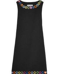 Черное платье с украшением от Moschino