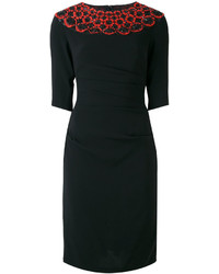 Черное платье с украшением от Talbot Runhof