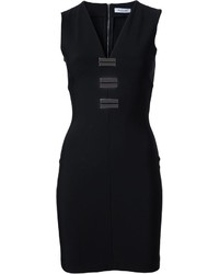 Черное платье с украшением от Thierry Mugler