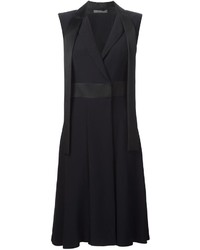 Черное платье-смокинг от Alexander McQueen