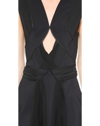 Черное платье-футляр с вырезом от Dion Lee