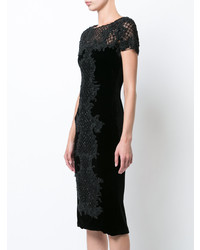 Черное платье-футляр с вышивкой от Marchesa