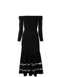 Черное платье-футляр с рюшами от Alexander McQueen