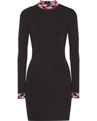 Черное платье-футляр от Emilio Pucci