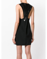 Черное платье от Versus