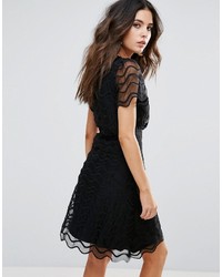 Черное платье от Little White Lies