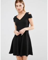 Черное платье от Club L