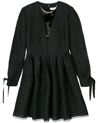 Черное платье от Fendi